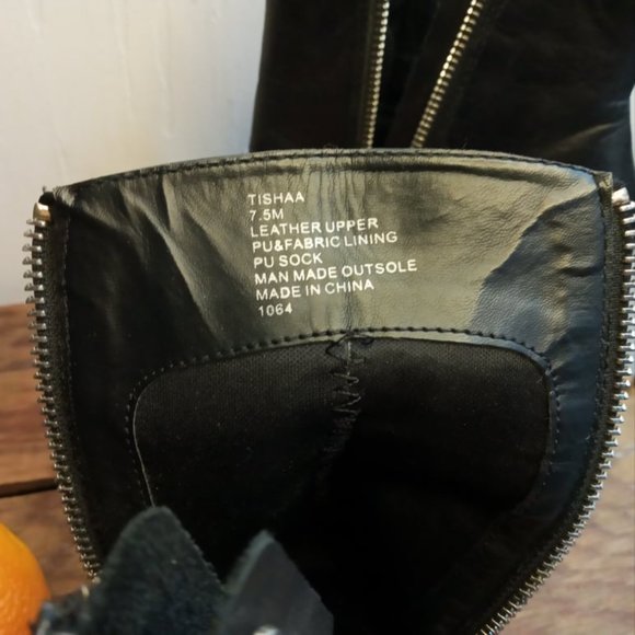 Steve Madden Tishaa Black Leather Booties with Heel Size 7.5 - Picture 2 of 6